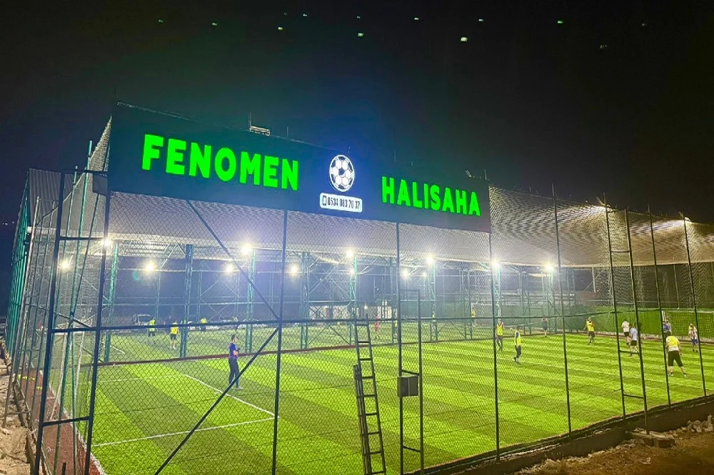 Fenomen Kapalı Halı Saha